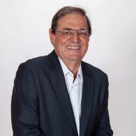 Dr. Antonio Esaú Ferraz de Almeida
