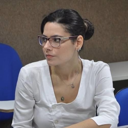 Dra. Carolina Aires