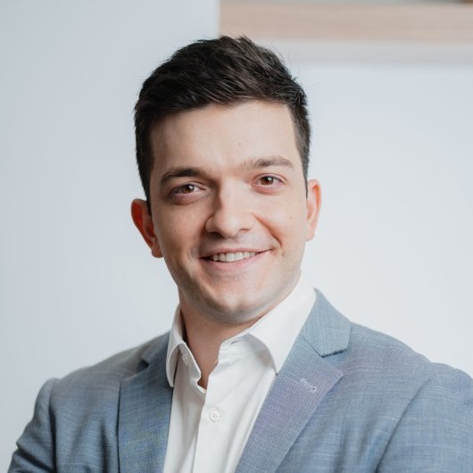 Dr. Vinicius Tomazini