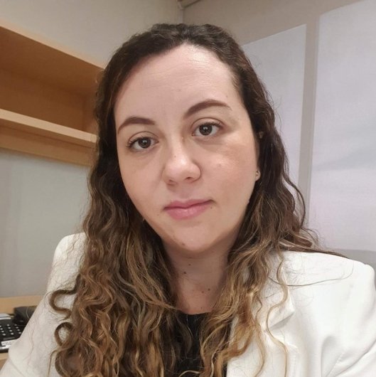 Dra. Renata Andrade Mello