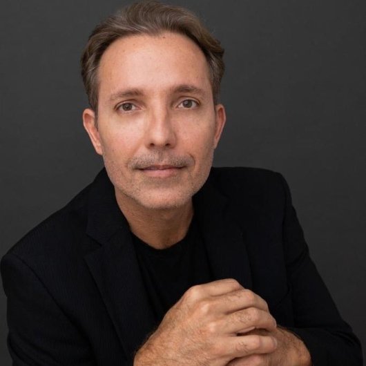 Dr. Fabiano Quintão