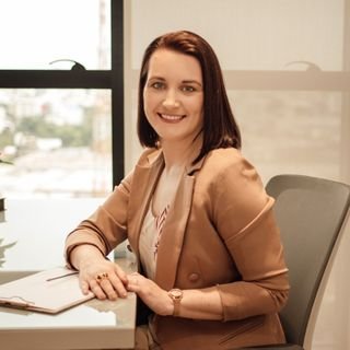 Dra. Débora Fischer Pettenon