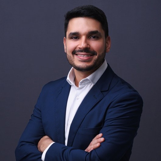 Dr. Matheus Dourado