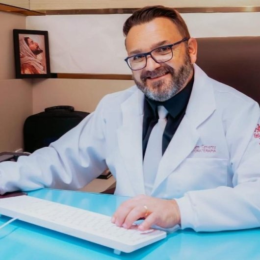 Dr. Edson Tavares
