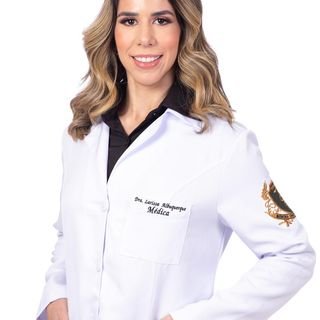 Dra. Larissa Albuquerque Oliveira