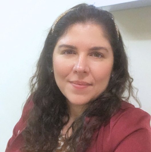 Dra. Ariane Cabral