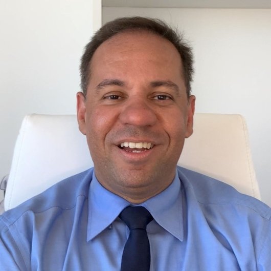 Dr. Marcelo Almeida Santos