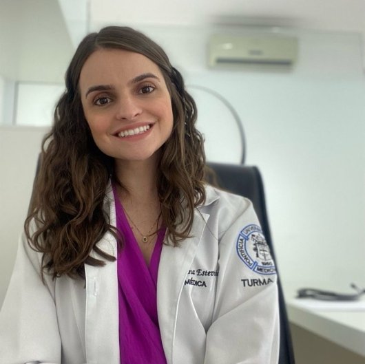 Dra. Bruna Estevinho