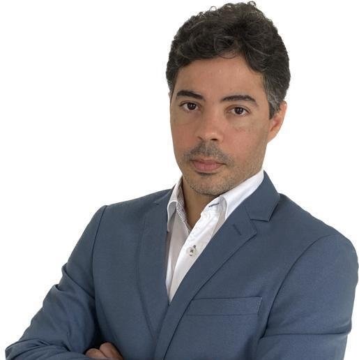 Dr. Vinicius Parada Costa Silva