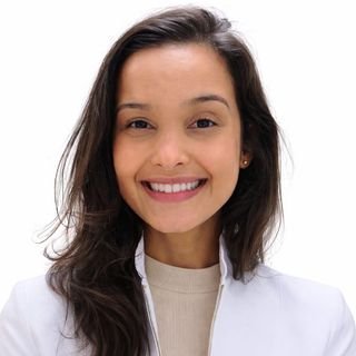 Dra. Carolina Veras Dias Cabral