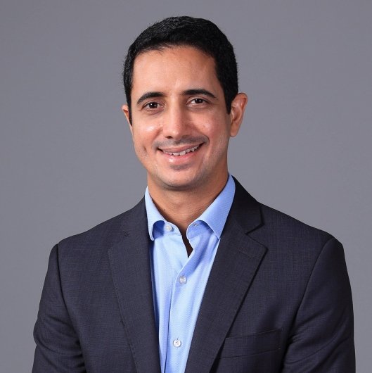 Dr. Lucas Fernandes