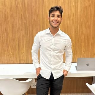 Dr. Lucas Vilela