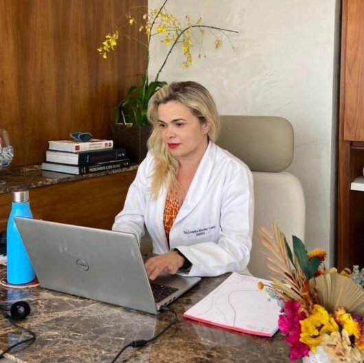 Dra. Leandra Soares