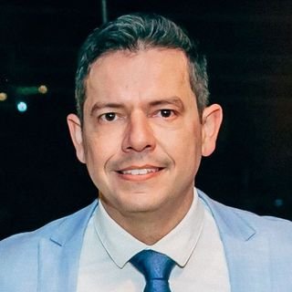 Dr. Eduardo Altieri Silva de Carvalho
