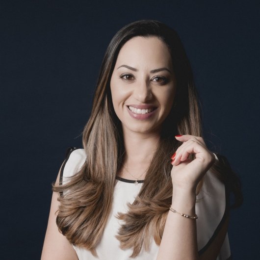 Dra. Renata Campos Melo