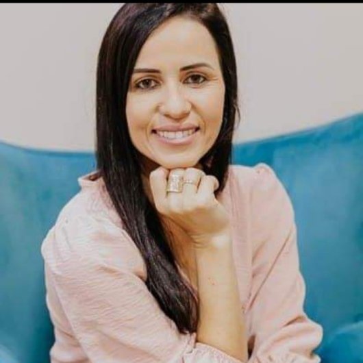 Dra. Lidiane Furlanetto