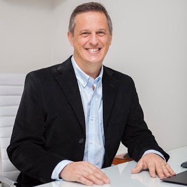 Dr. Daniel de Cazeto Lopes