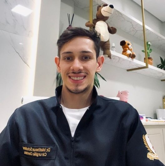 Dr. Matheus Schobiner