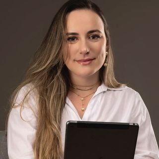 Dra. Victoria O. Alves