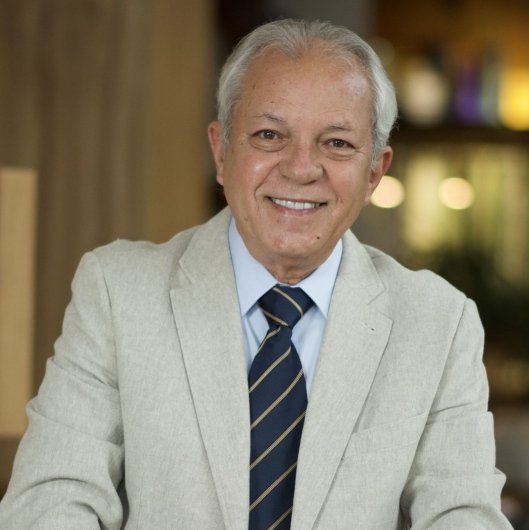 Dr. Edward Costa Junior
