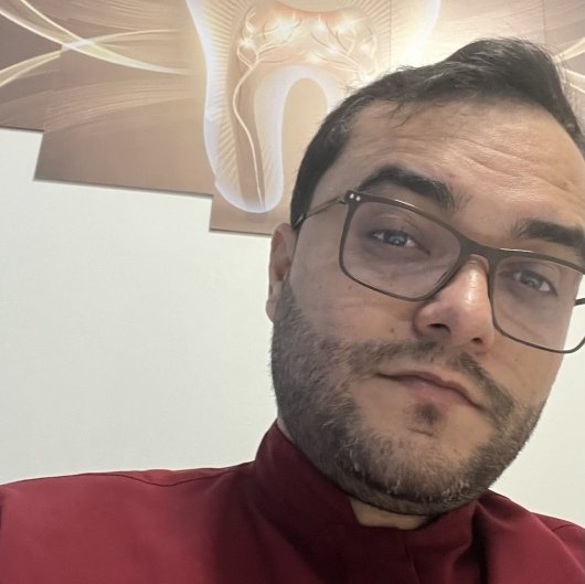 Dr. Álex Rénon