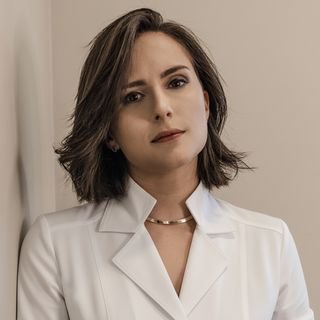 Dra. Fernanda Sausmikat