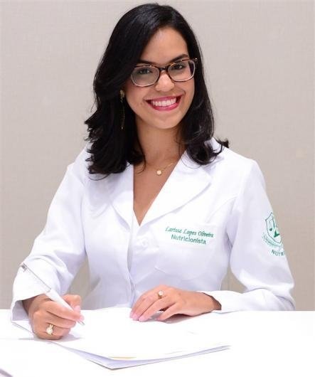 Dra. Larissa Lopes Oliveira