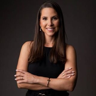 Dra. Anna Carolina Perdigão Nunes