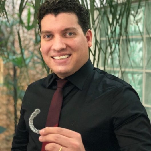 Dr. Gustavo Antonio Tebet Peyres De Figueiredo