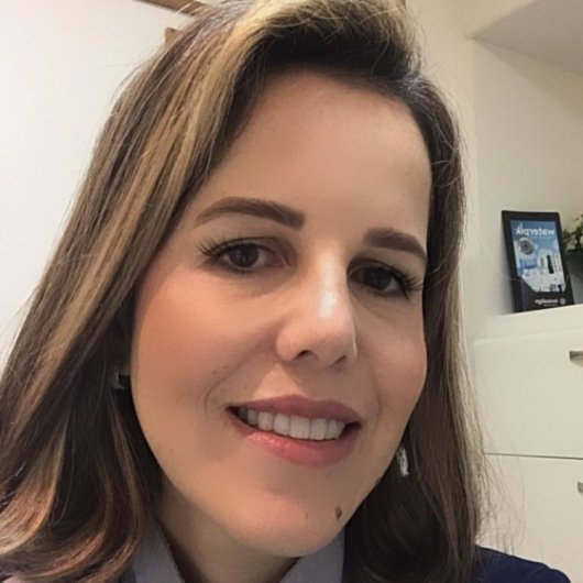 Dra. Camila Moraes Dias