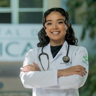 Dra. Ana Caroline Mendonça de Souza Silva
