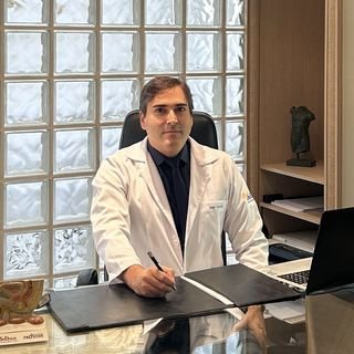 Dr. Juan Carlos Teixeira Arroniz