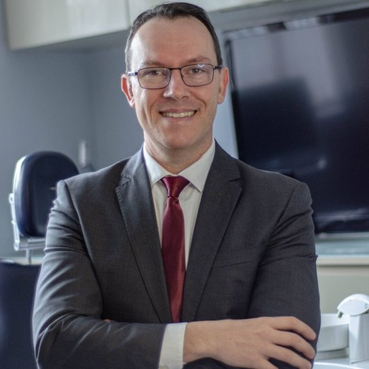 Dr. Fabio Santos