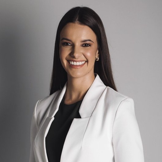 Dra. Júlia Cardoso