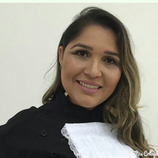 Dra. Regiane Caminhas