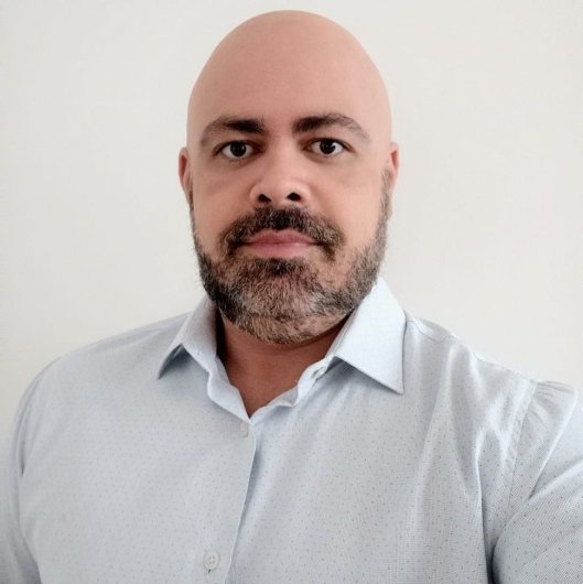 Dr. Leandro Emerique Feliciano