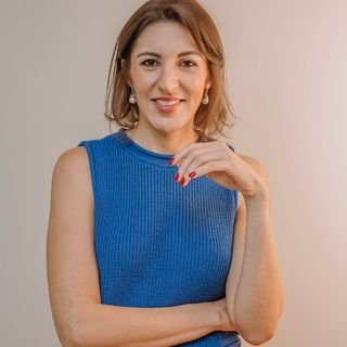 Dra. Adriana Silva