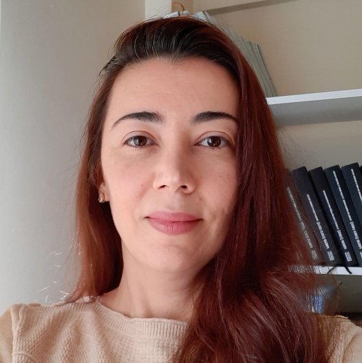 Leandra Menezes Kowal