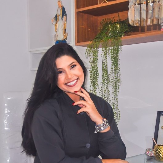 Dra. Larissa Barroso