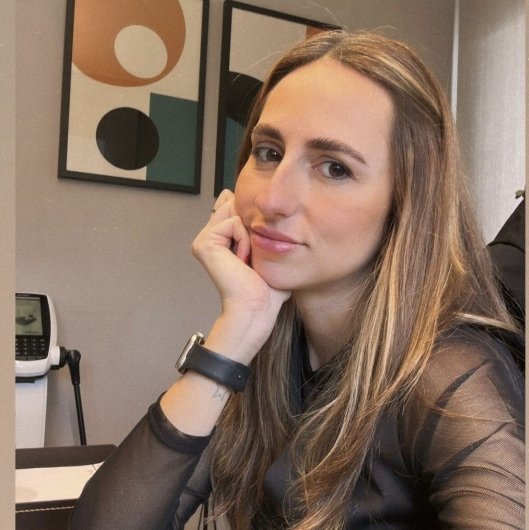 Dra. Giovanna Resende