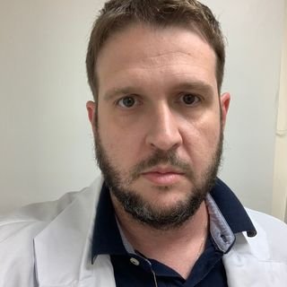 Dr. Gustavo Roratto