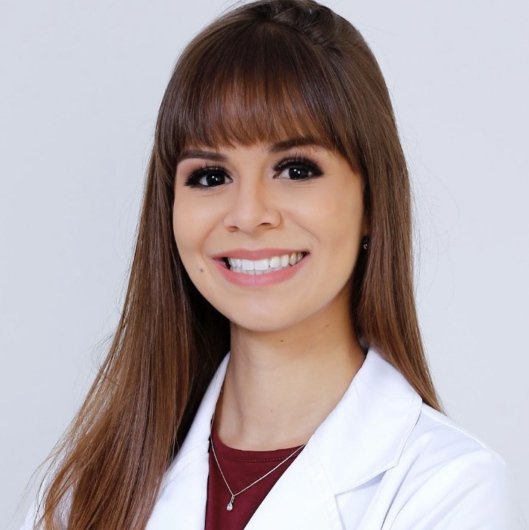Dra. Camilla Cristina Moreno Camargos