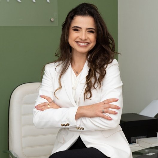 Dra. Marina Souza Baeta Velloso