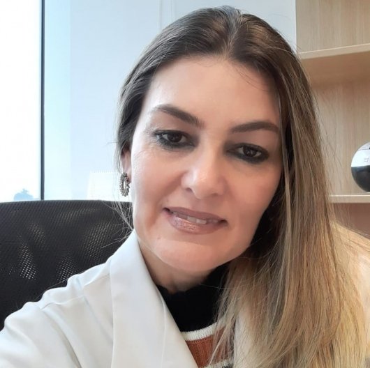 Dra. Celia Regina Echeverria Pinho da Silva Sampaio