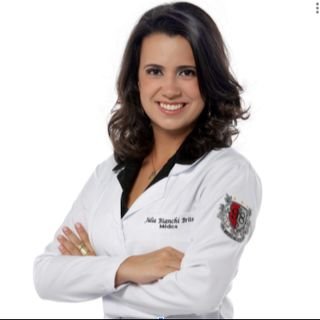 Dra. Júlia Bianchi Brito