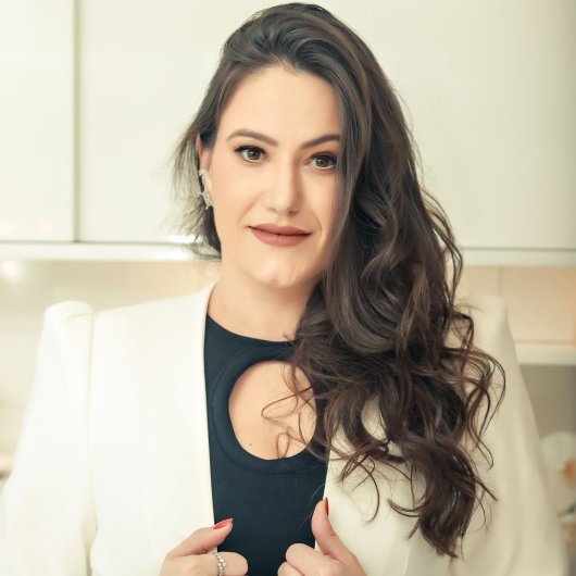 Dra. Isadora Paiva