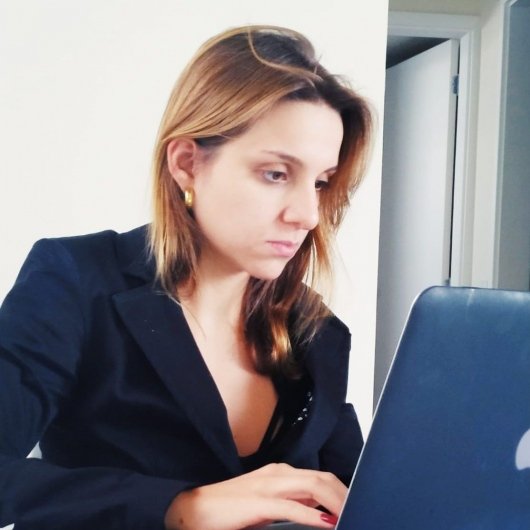Dra. Bruna Schmelzer
