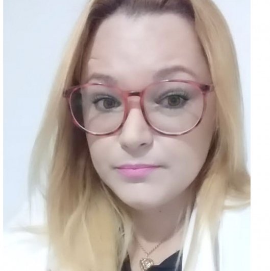 Viviane F. Melo Mendonça
