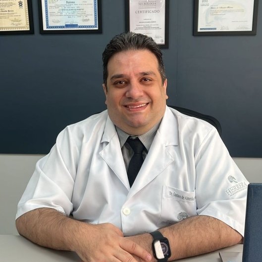 Dr. Gustavo de Almeida Herrera