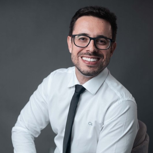 Dr. Daniel Castro